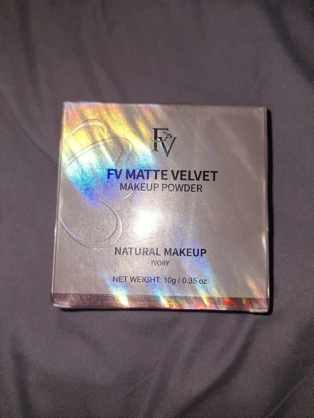 Ivory Natural Makeup Powder Compact - Iridescent Silver Case - Picture 1 of 3
